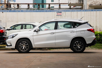 2016款比亚迪宋2.0TID自动豪华型