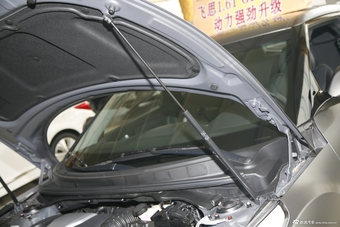 2012款现代Veloster飞思1.6T自动豪华版