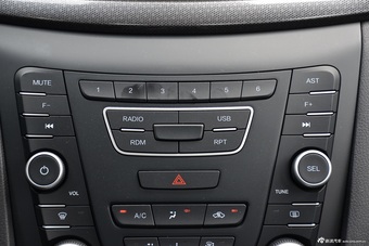 2016款奔腾B50 1.6L自动舒适型