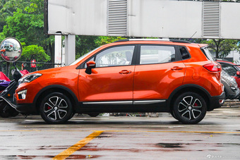 2016款长安CS15 1.5L手动尊贵版