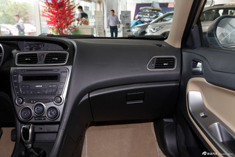 2014款福美来M5 1.6L手动精英型