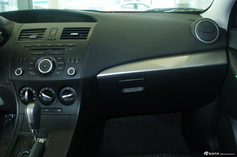 2011款马自达3星骋三厢