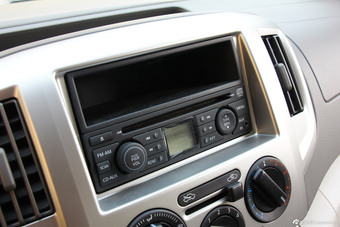 2014款NV200 1.6L CVT尊贵型国IV到店实拍