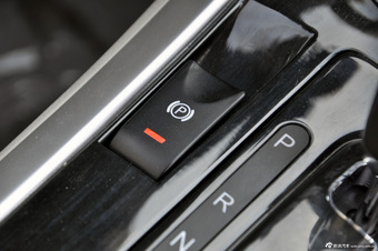 2014款奔腾B90到店实拍