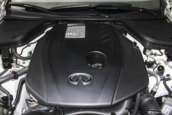 2015款英菲尼迪Q50L 2.0T自动豪华运动版
