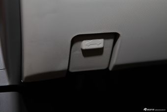 2013款新赛欧三厢1.2L手动温馨版