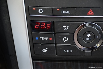 2016款奔腾B90 1.8T自动尊贵型十周年纪念版