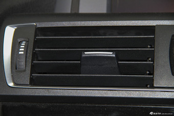 2015款宝马1系118i 1.6T自动都市设计套装