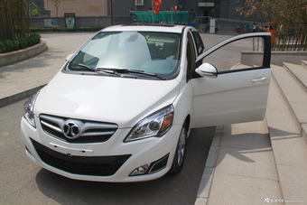 2013款北京汽车E系列三厢