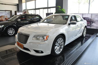 2013款克莱斯勒300C 3.6L自动尊崇版
