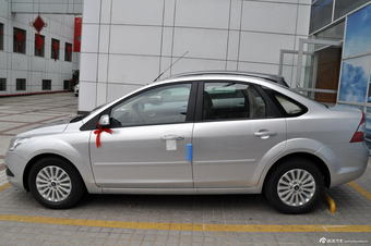 2013款福克斯三厢经典