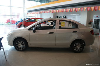 2012款新赛欧三厢