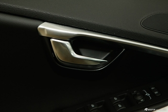 2015款沃尔沃V40 1.6T智逸版