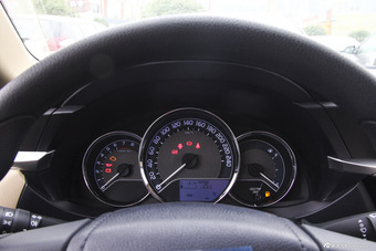 2016款雷凌1.6L手动新锐版E