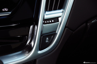 2015款凯迪拉克SRX 3.0L自动舒适型