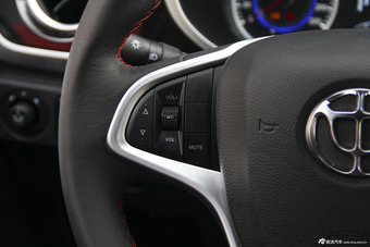 2015款中华V3 1.5T自动精英型