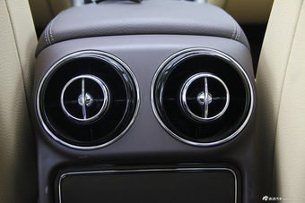 2015款捷豹XJL 2.0T两驱典雅商务版