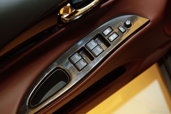 2013款英菲尼迪QX50 2.5L四驱尊雅版