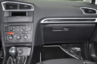 2013款雪铁龙C4L 1,8L手动劲享版