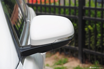 2015款捷豹XJL80周年版