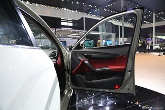 2015上海车展：绅宝CC