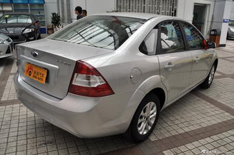 2013款福克斯三厢经典