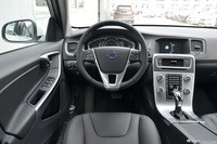 2017款沃尔沃V60  2.0T自动 T5 智逸版