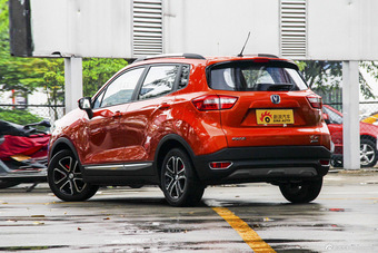 2016款长安CS15 1.5L手动尊贵版