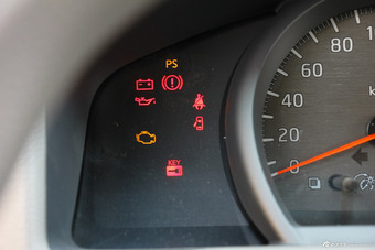 2014款NV200 1.6L CVT尊贵型国IV到店实拍