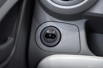 2013款赛欧三厢1.2L手动时尚版