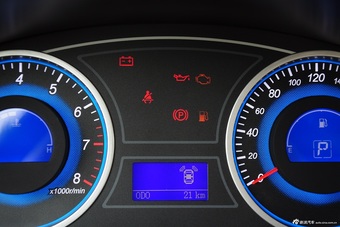 2015款吉利EC8 2.0L自动尊贵型