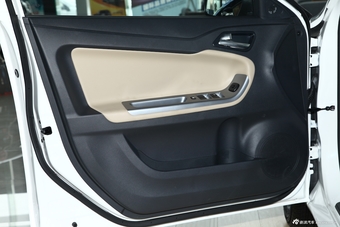 2014款福美来M5 1.6L自动舒适型