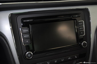 2014款帕萨特1.8T DSG御尊版