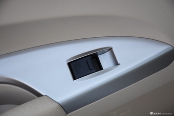 2015款比亚迪全新F3节能版1.5L手动豪华版