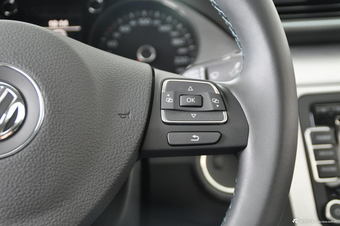 2013款迈腾蓝驱版