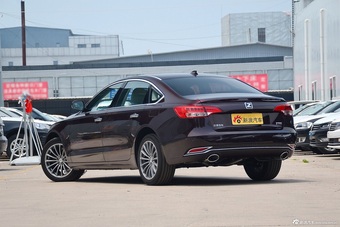 2016款众泰Z700 1.8T手动典雅型