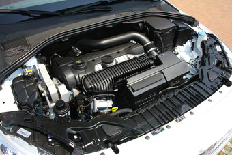 2015款沃尔沃S60L 2.0T T5 智驭版到店实拍
