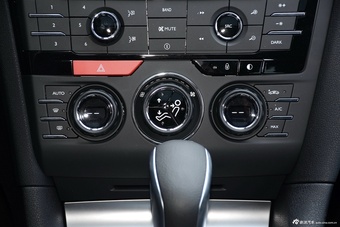 2016款DS6 1.6T自动豪华版THP160