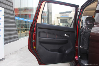 2016款风光370 1.5L手动尊享版7座