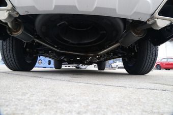 2015款比亚迪S7升级版1.5T手动尊贵型