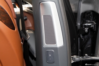 2013款奥迪A8L W12 6.3FSI quattro旗舰型