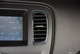 2015款吉利英伦C5 1.5L手动两厢尊贵型