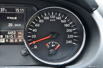 2015款逍客2.0L两驱CVT XV酷雷