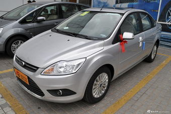 2013款福克斯三厢经典