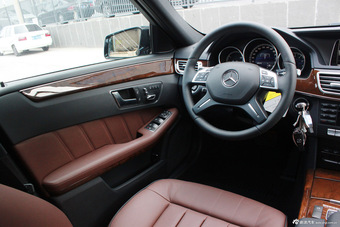 2015款奔驰E级到店实拍
