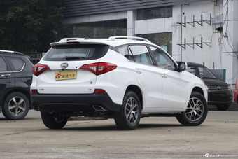 2016款比亚迪宋1.5TI手动豪华型