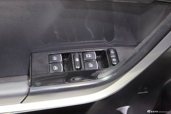 2015上海车展：陆风X5