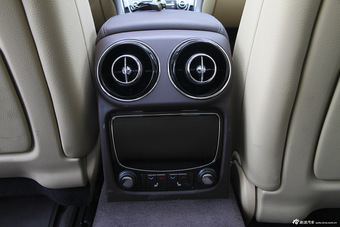 2015款捷豹XJL 2.0T两驱典雅商务版