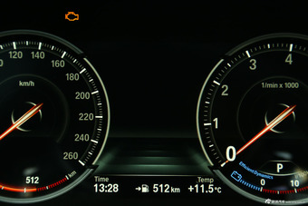 2015款宝马5系535Li 3.0T自动行政型豪华设计套装