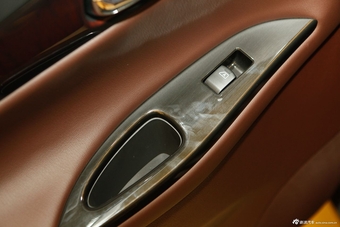 2013款英菲尼迪QX50 2.5L四驱尊雅版